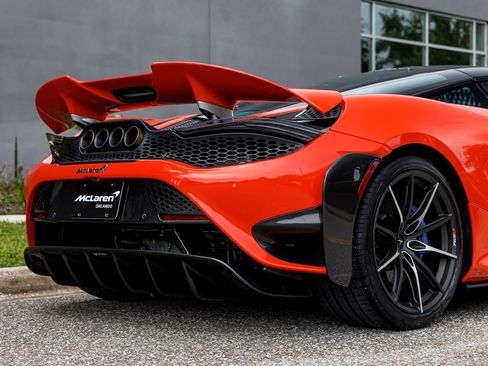 Used 2021 McLaren 765LT RWD image 11