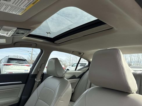 Used 2022 Nissan Altima 2.5 SL image 9