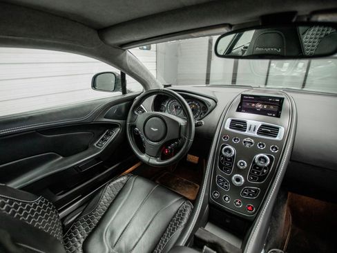 Used 2014 Aston Martin Vanquish Coupe image 25