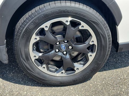 Used 2023 Subaru Crosstrek 2.0i Premium image 8