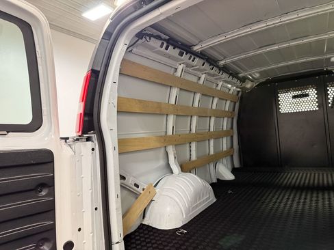 Used 2024 GMC Savana 2500 w/ Driver Convenience Package image 78