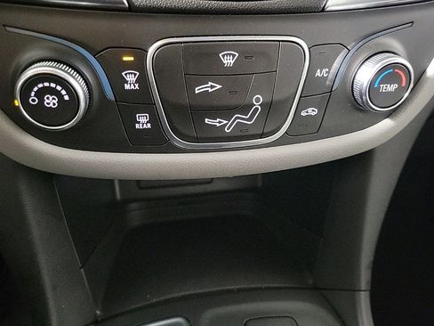 Used 2022 Chevrolet Equinox LT image 27