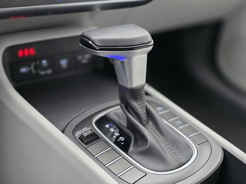 Used 2025 Hyundai Kona SEL image 32