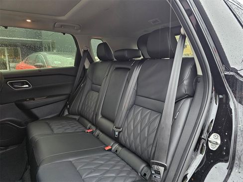 New 2026 Nissan Rogue Platinum image 12