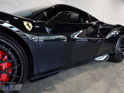 Used 2020 Ferrari F8 Tributo RWD image 11