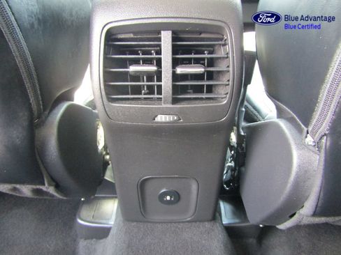 Certified 2025 Ford Escape Platinum AWD/4WD image 24