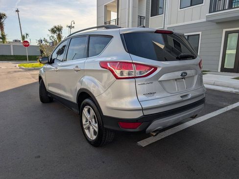 Used 2016 Ford Escape SE w/ Equipment Group 201A FWD image 10