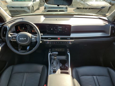 Certified 2025 Kia Sorento S image 17