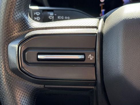 Used 2023 Chevrolet Colorado W/T image 31