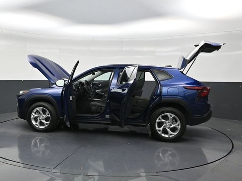 Used 2024 Chevrolet Trax LS w/ LS Convenience Package FWD image 30