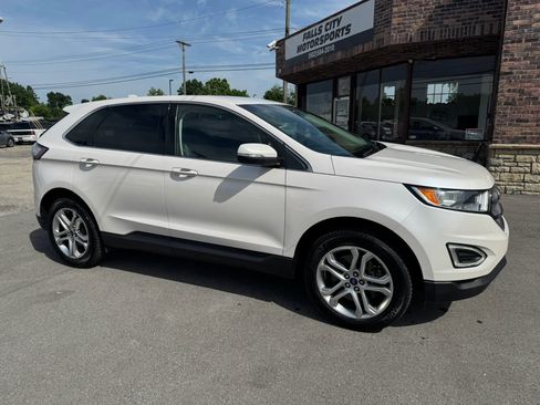 Used 2018 Ford Edge Titanium w/ Technology Package AWD/4WD image 19