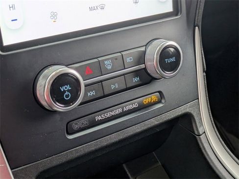 Used 2022 Ford Edge SE image 25