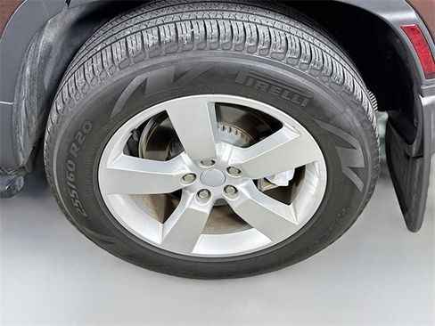 Certified 2023 Land Rover Defender 130 SE image 34