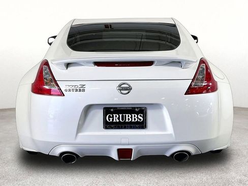 Used 2014 Nissan 370Z Coupe RWD image 6