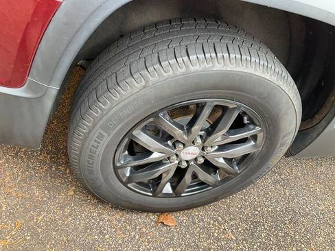 Used 2017 GMC Acadia SLT FWD image 12