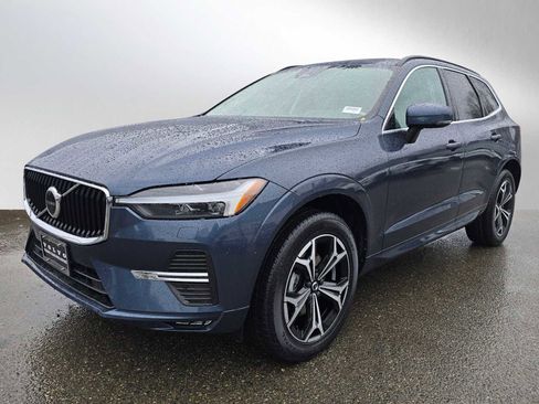 Used 2022 Volvo XC60 B5 Momentum w/ Climate Package image 7