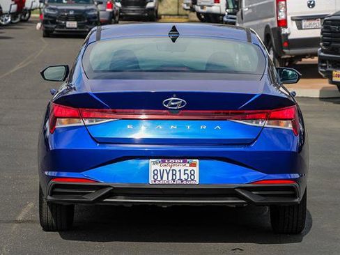 Used 2021 Hyundai Elantra SEL w/ Cargo Package image 3