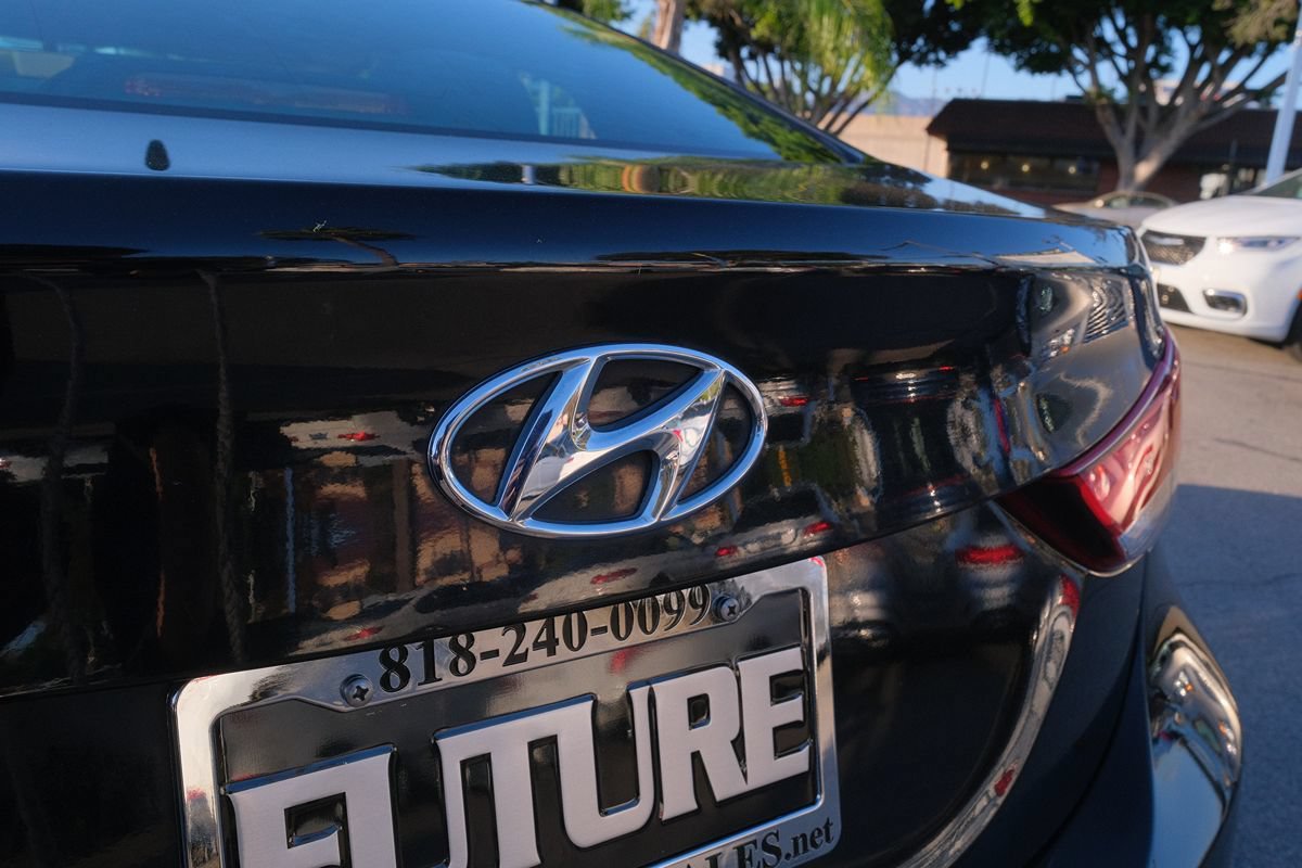Used 2015 Hyundai Elantra SE FWD image 30