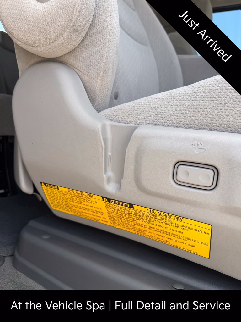 Used 2017 Toyota Sienna LE FWD image 16