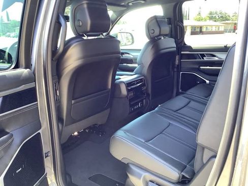 New 2026 Jeep Grand Wagoneer Limited AWD/4WD image 25