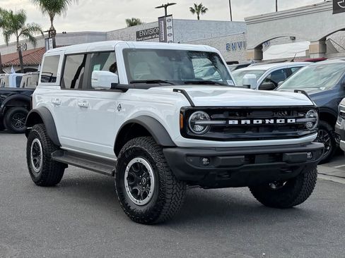 New 2025 Ford Bronco Badlands AWD/4WD image 3