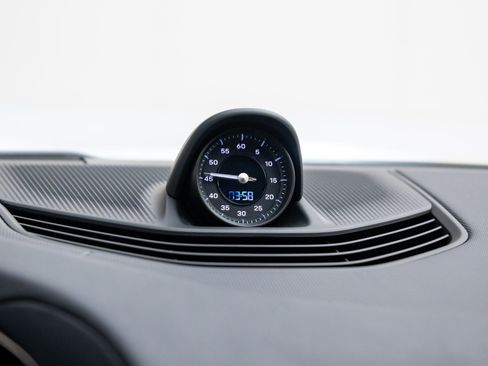 Used 2021 Porsche Taycan 4S image 25