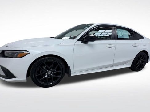 Used 2023 Honda Civic Sport image 4