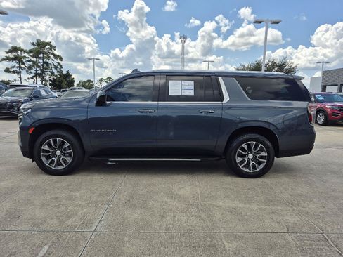 Used 2021 Chevrolet Suburban LT RWD image 16