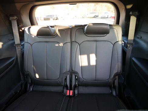 New 2025 Jeep Grand Cherokee L Limited w/ Black Appearance Package image 8