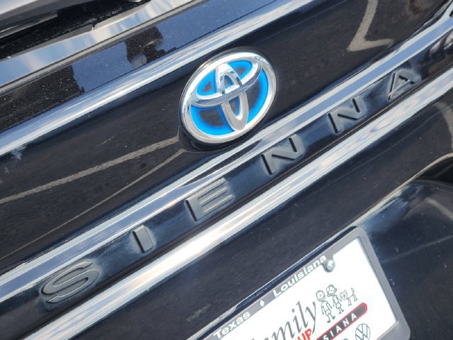 Certified 2025 Toyota Sienna LE FWD image 6