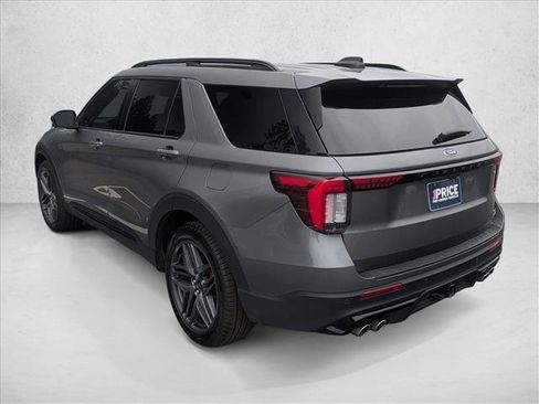 Used 2025 Ford Explorer ST image 7