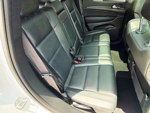 Used 2021 Jeep Grand Cherokee Limited AWD/4WD image 30