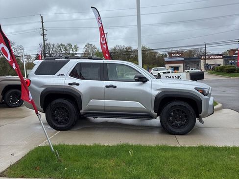 Used 2026 Toyota 4Runner TRD Off-Road Premium AWD/4WD image 1