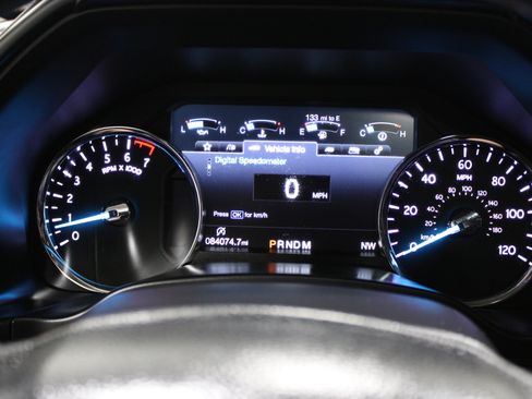 Used 2018 Ford Expedition Max Platinum AWD/4WD image 13