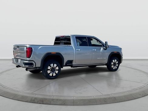 Used 2025 GMC Sierra 3500 Denali w/ Denali Reserve Package AWD/4WD image 8