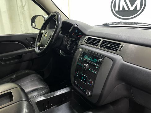 Used 2011 Chevrolet Avalanche LT w/ Suspension Package, Off-Road AWD/4WD image 18