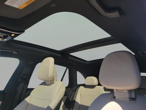 Certified 2026 Mercedes-Benz GLC 300 image 33