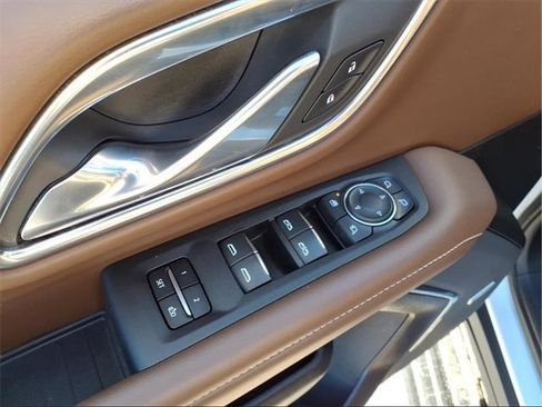 Used 2023 Chevrolet Tahoe High Country w/ Advanced Technology Package image 24