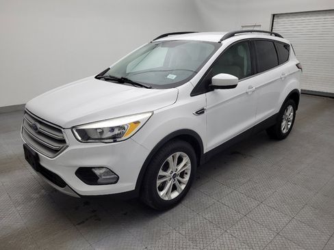 Used 2018 Ford Escape SE image 2