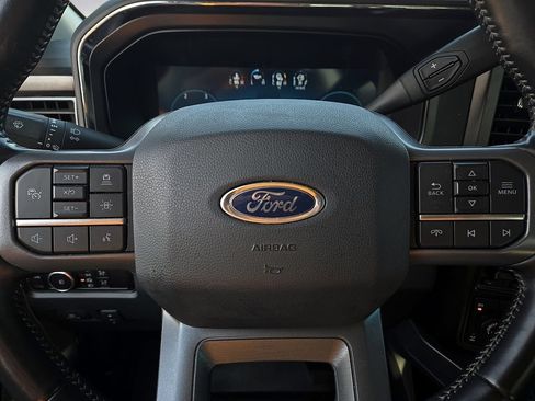 Used 2023 Ford F250 Lariat w/ Lariat Ultimate Package AWD/4WD image 19