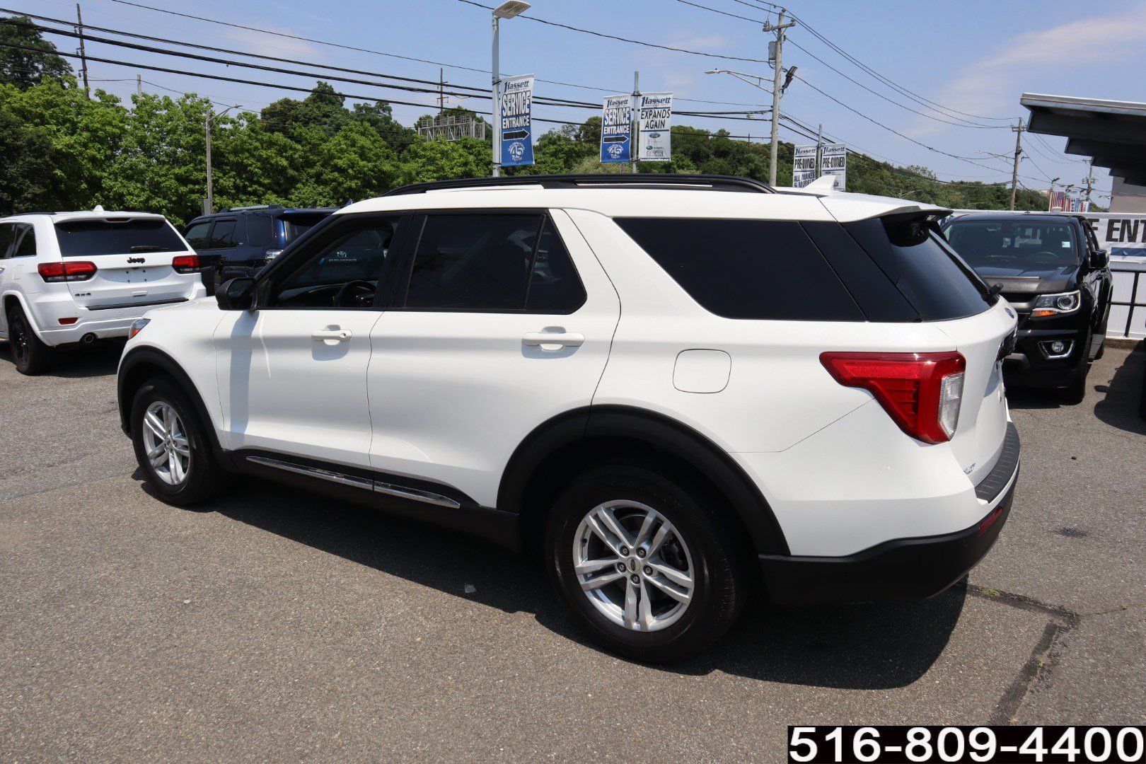 Used 2022 Ford Explorer XLT w/ Equipment Group 202A AWD/4WD image 7