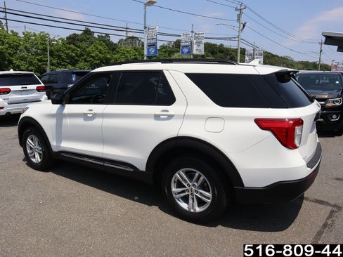 Used 2022 Ford Explorer XLT w/ Equipment Group 202A AWD/4WD image 7