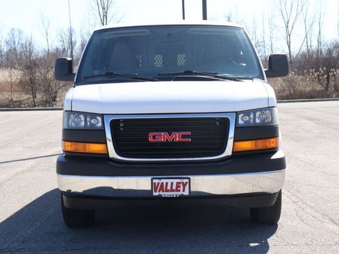 Used 2017 GMC Savana 2500 image 3