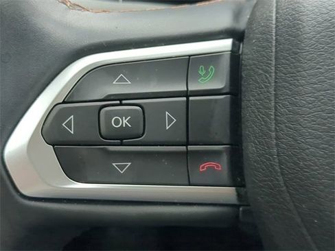 Used 2022 Jeep Compass Limited image 23