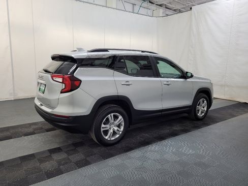 Used 2022 GMC Terrain SLE w/ Driver Convenience Package image 7