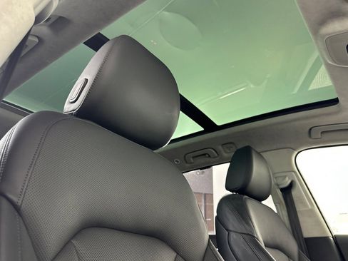 Used 2022 Audi Q7 3.0T Prestige w/ Prestige Package image 17