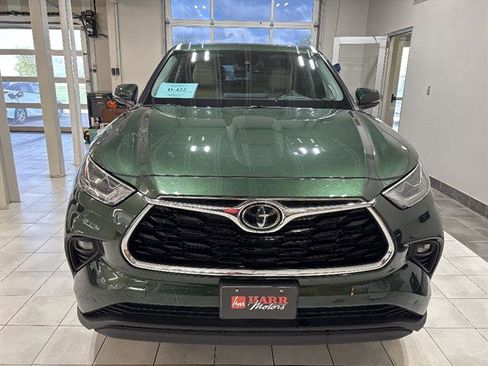 Used 2023 Toyota Highlander Limited FWD image 6