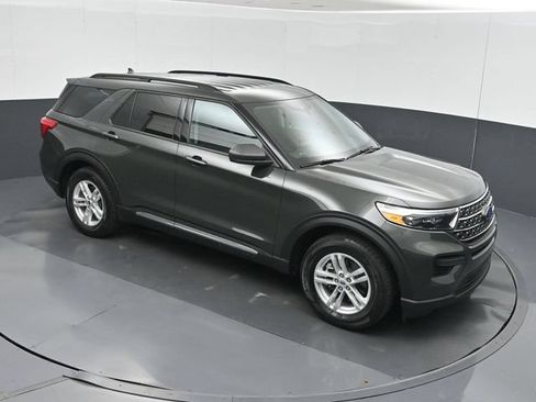 Used 2022 Ford Explorer XLT RWD image 41