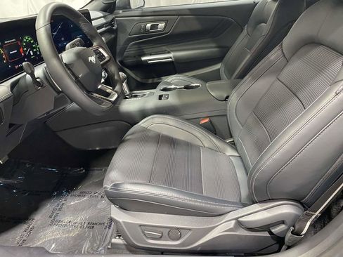 Used 2025 Ford Mustang GT Premium RWD image 16