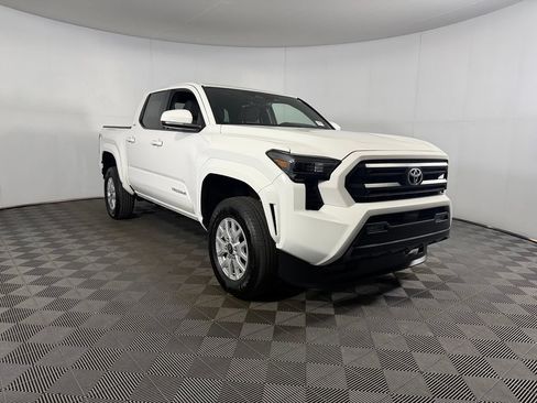 Used 2026 Toyota Tacoma SR5 AWD/4WD image 6